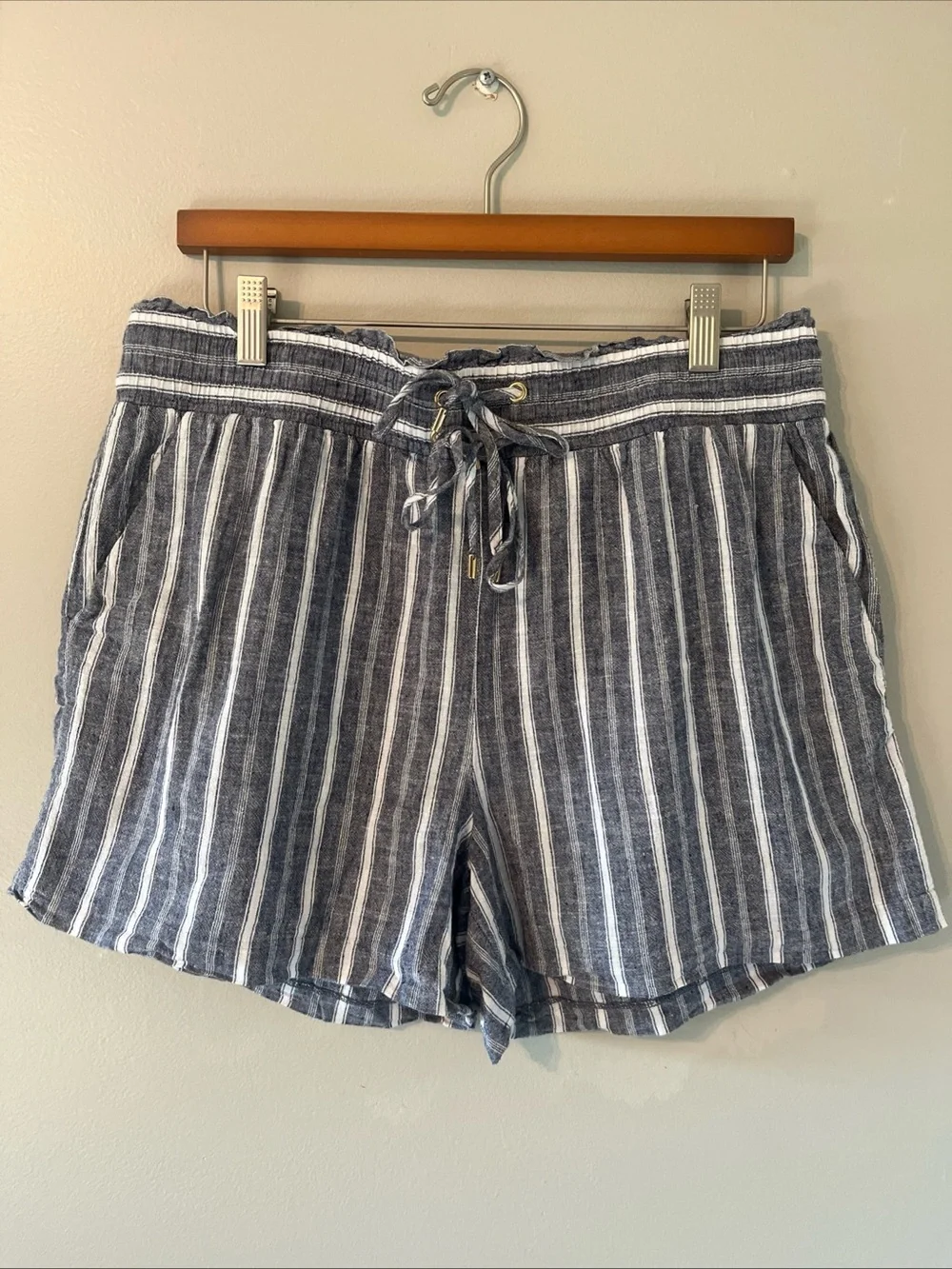 Women’s Michael Kors Linen & Cotton Blue White Striped Shorts Large Nautical